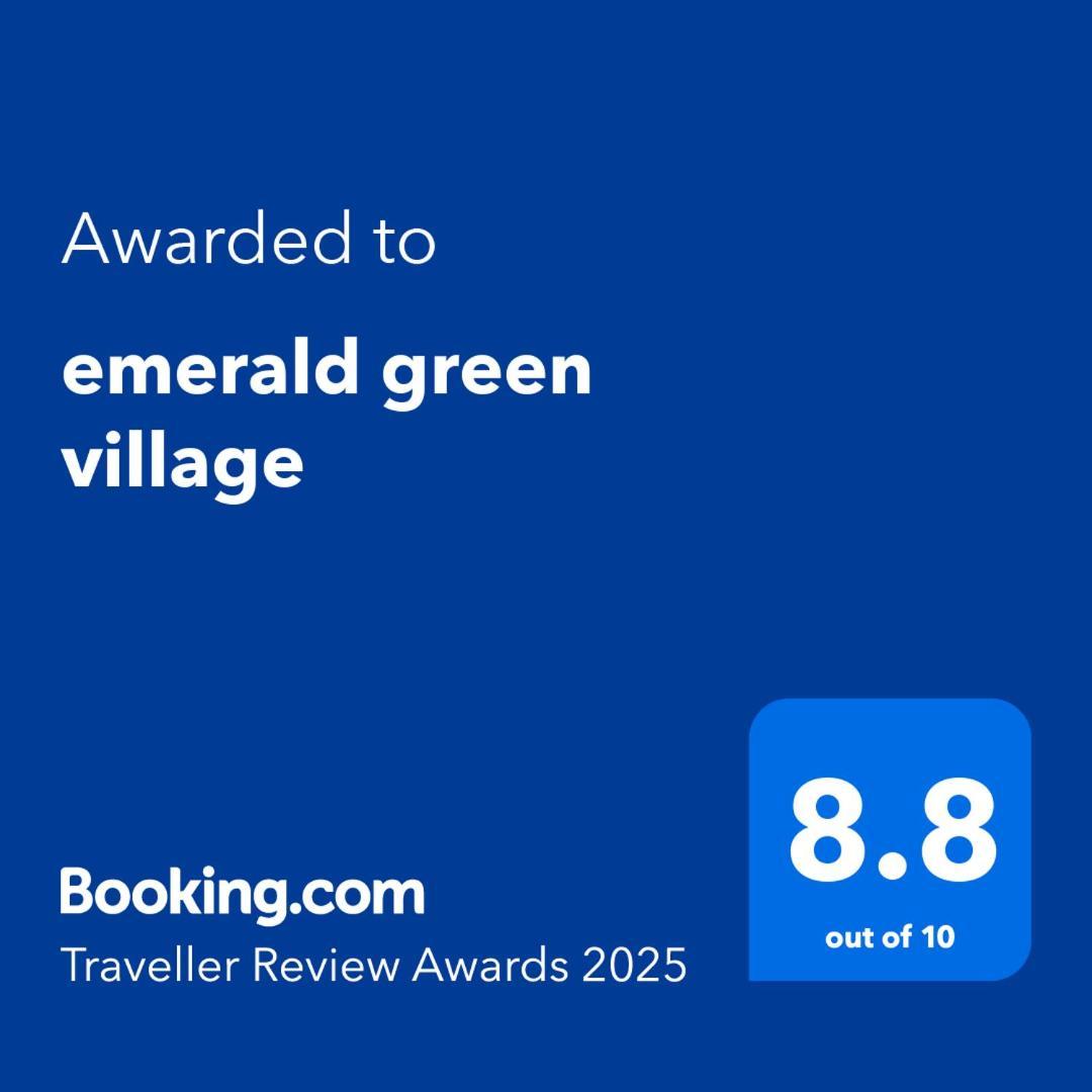 Emerald Green Village Exterior foto